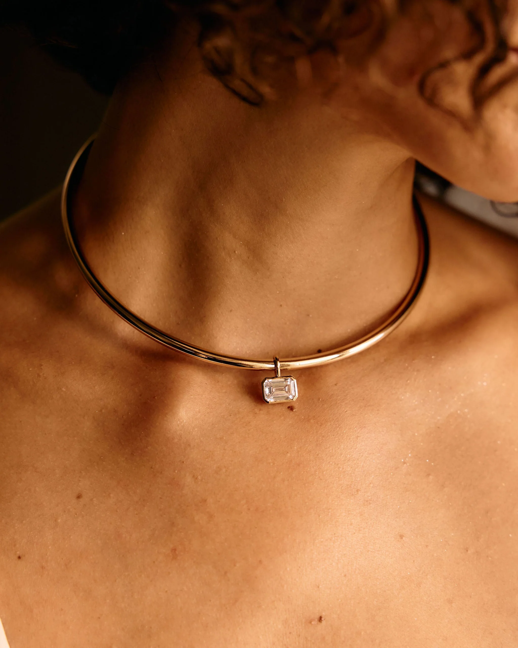 Emerald Bezel Pendant - Image 2